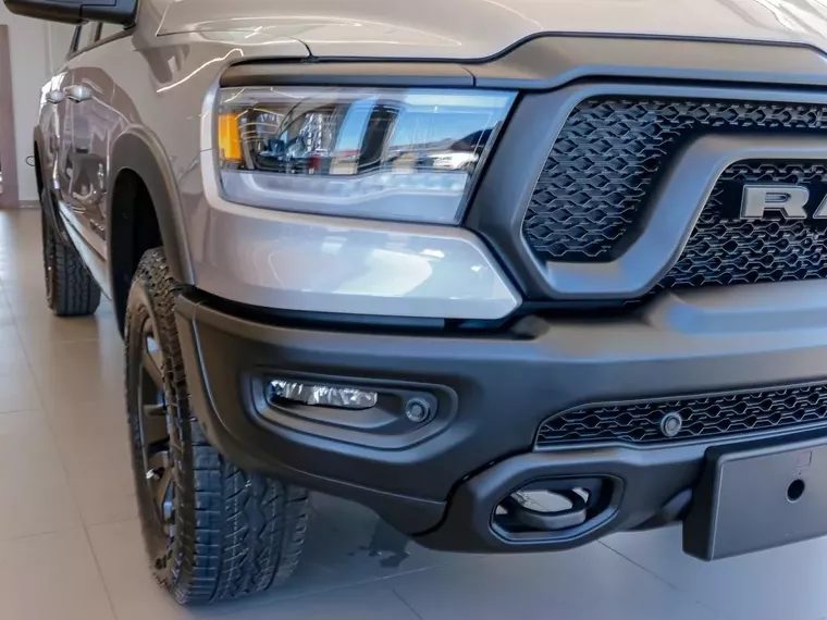 RAM 1500 Prata 8