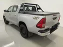 Toyota Hilux Prata 4