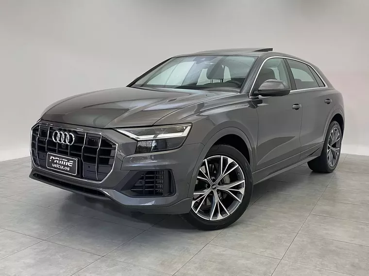 Audi Q8 Cinza 3