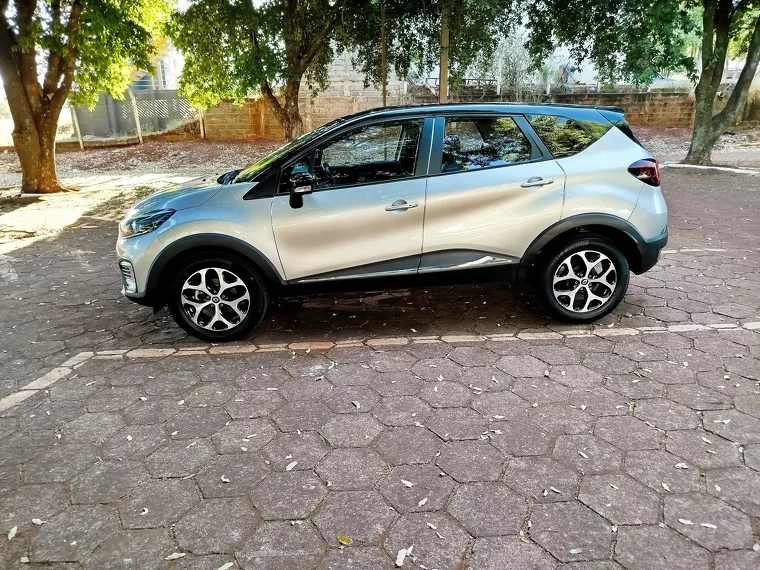 Renault Captur Prata 4