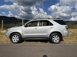 Toyota Hilux SW4