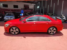 Mercedes-benz CLA 200