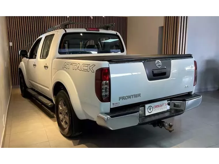 Nissan Frontier Branco 10