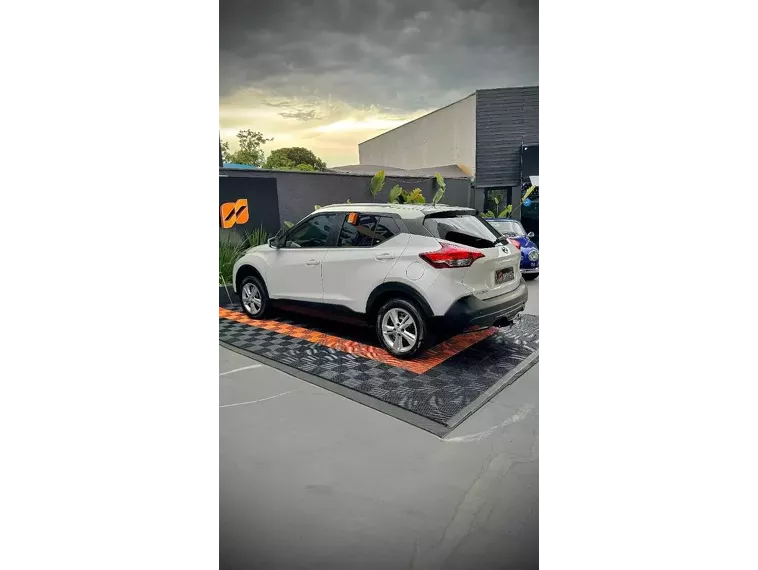 Nissan Kicks Branco 5