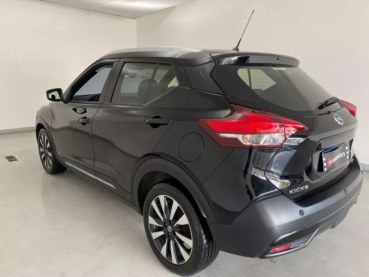 Nissan Kicks Preto 1