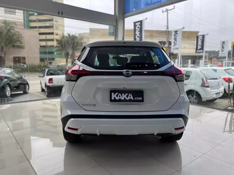 Nissan Kicks Branco 2