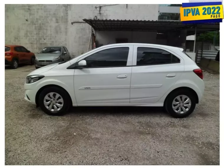 Chevrolet Onix Branco 5