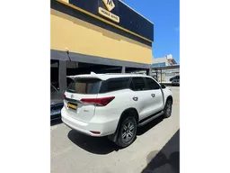 Toyota Hilux SW4