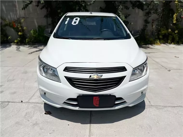 Chevrolet Onix Branco 8