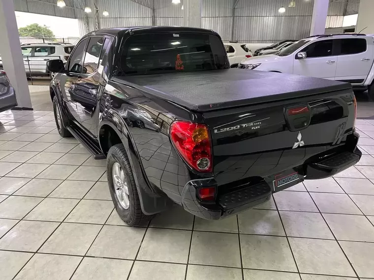 Mitsubishi L200 Triton Preto 6