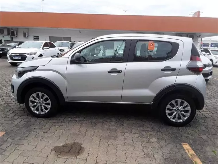 Fiat Mobi Prata 9