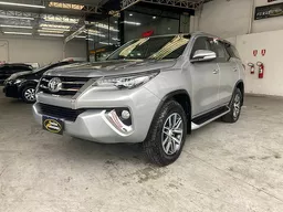 Toyota Hilux SW4