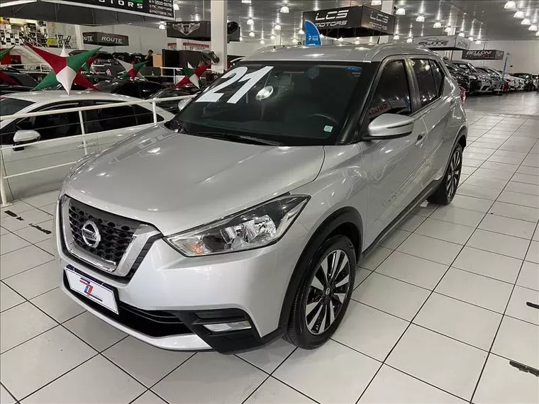 Nissan Kicks Prata 2