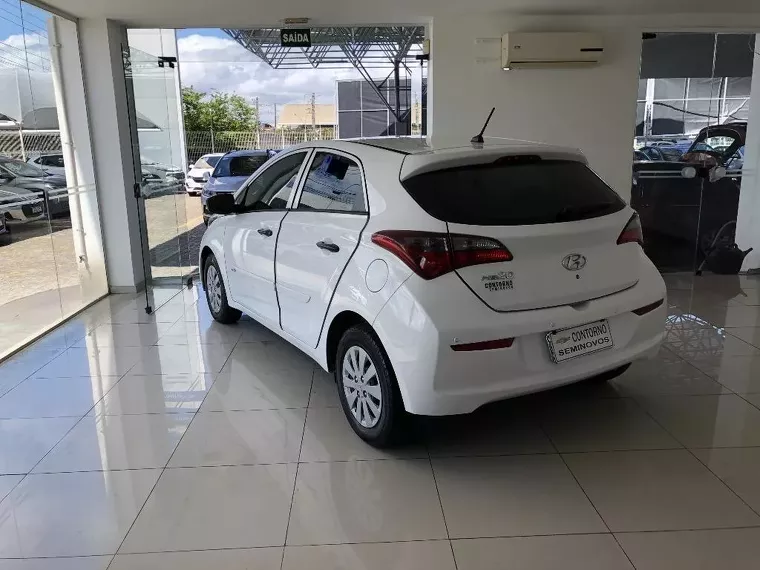 Hyundai HB20 Branco 9