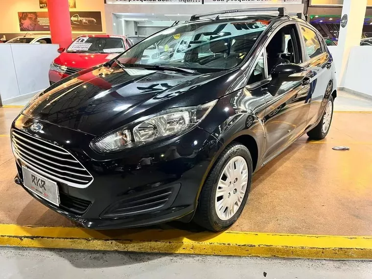 Ford Fiesta Preto 14