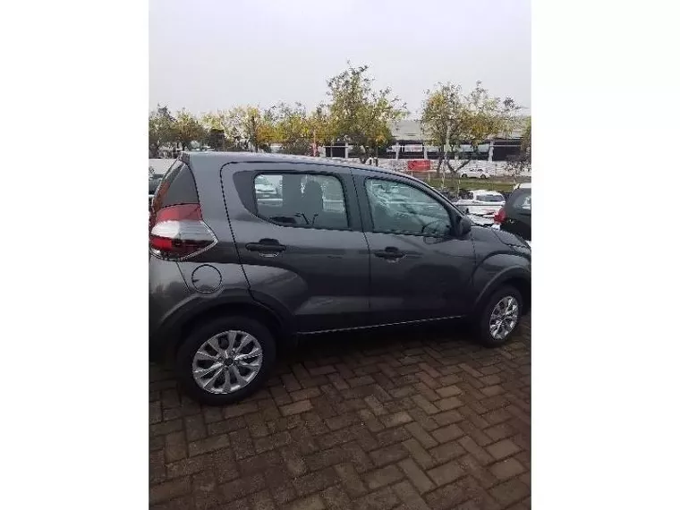 Fiat Mobi Cinza 1