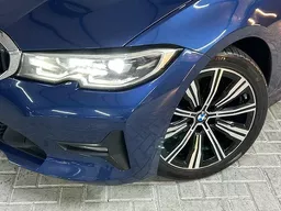 BMW 320i