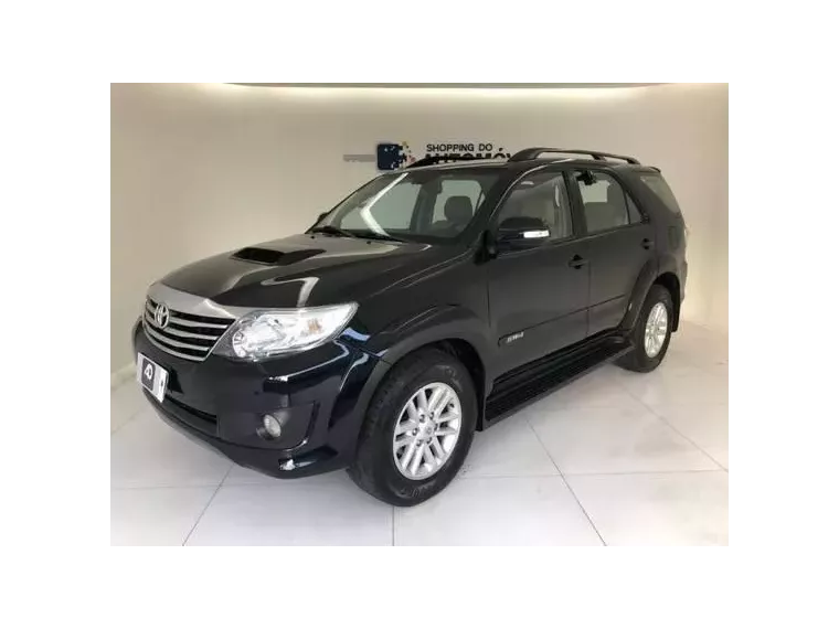 Toyota Hilux SW4 Preto 18