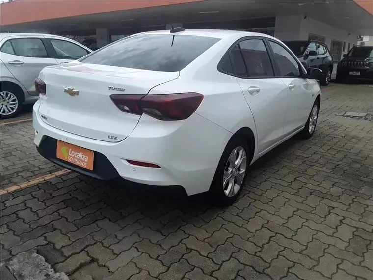 Chevrolet Onix Branco 2