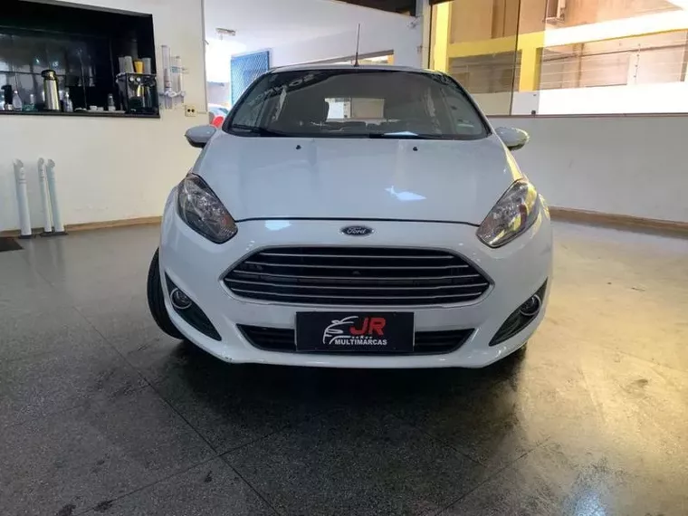 Ford Fiesta Branco 1