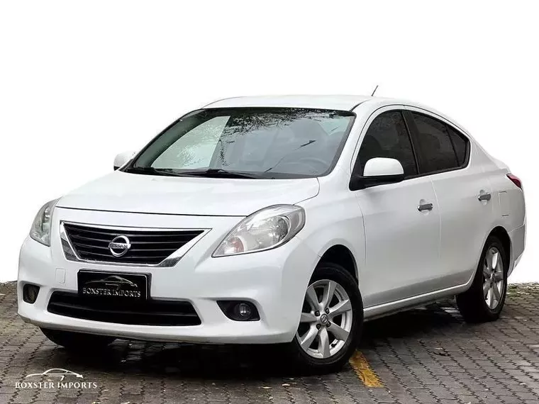 Nissan Versa Branco 7