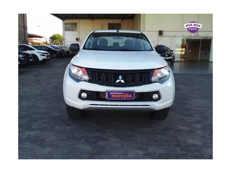 Mitsubishi L200 Branco 6