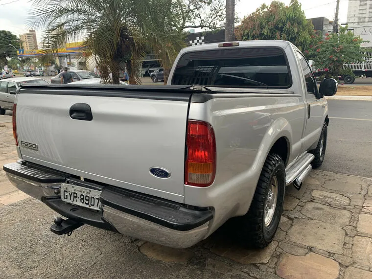 Ford F-250 Prata 15