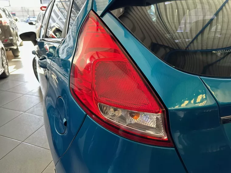 Ford Fiesta Azul 7