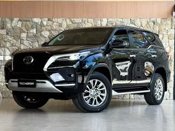 Toyota Hilux SW4
