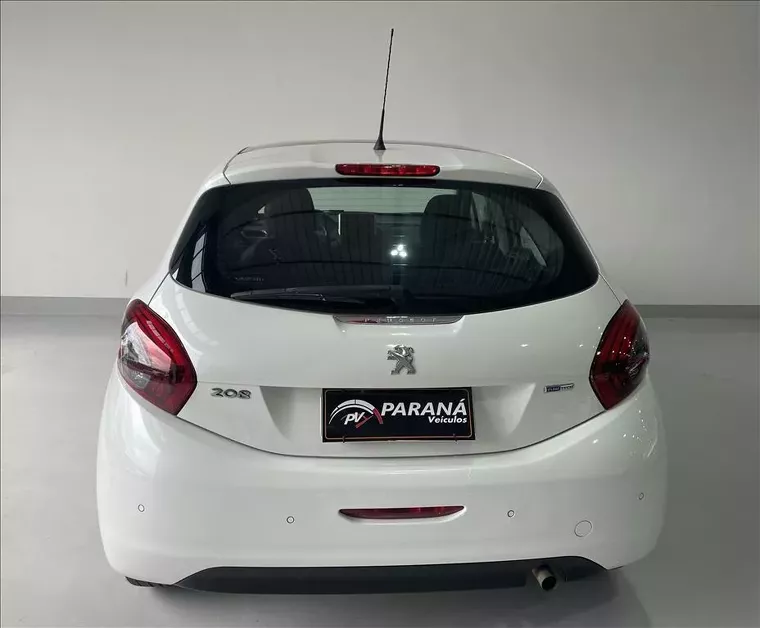 Peugeot 208 Branco 4