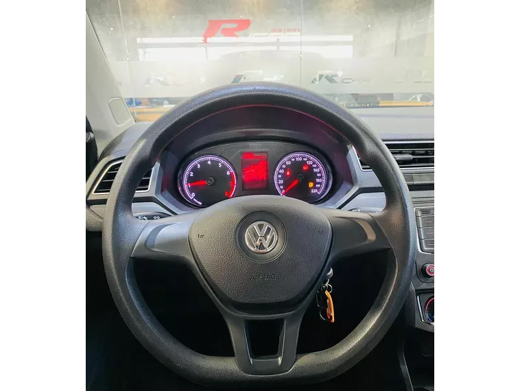 Volkswagen Voyage Branco 10