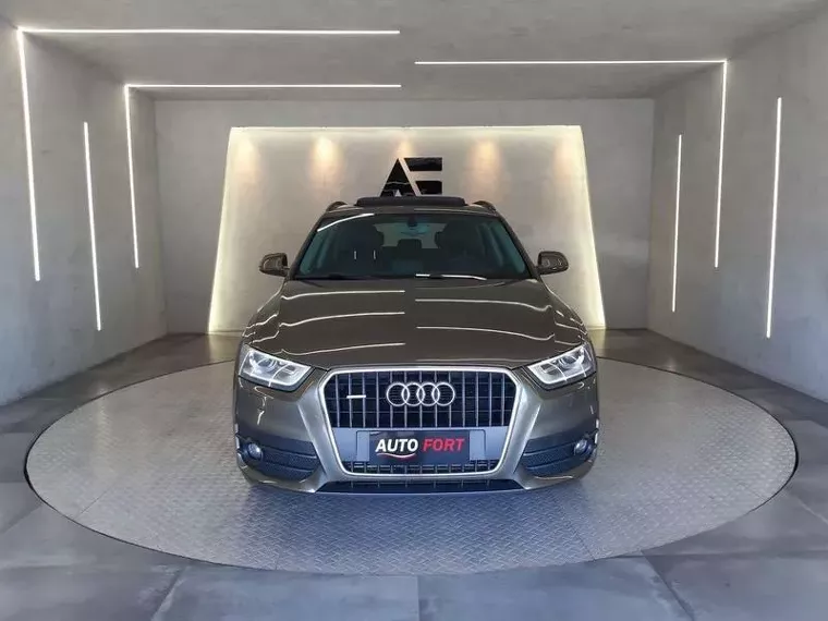 Audi Q3 Marrom 10