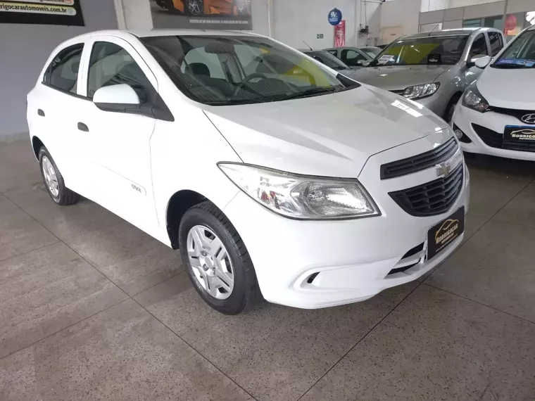 Chevrolet Onix Branco 6