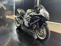 CBR 900