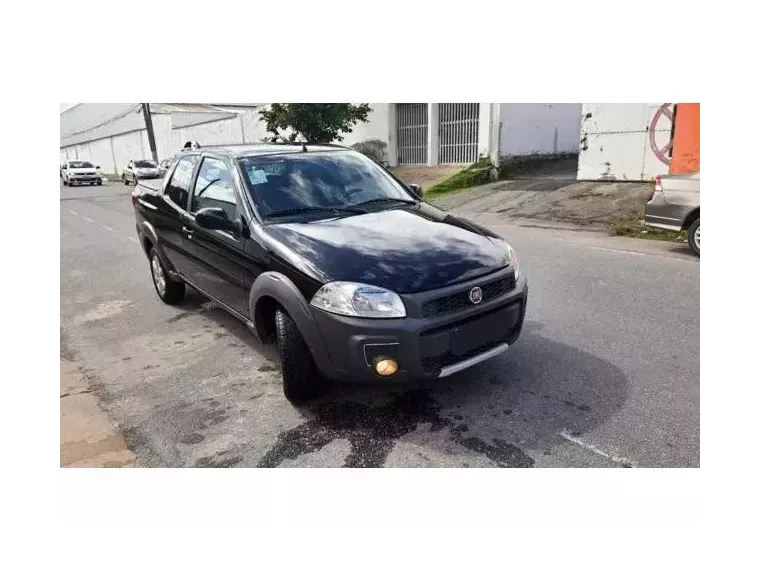 Fiat Strada Preto 7