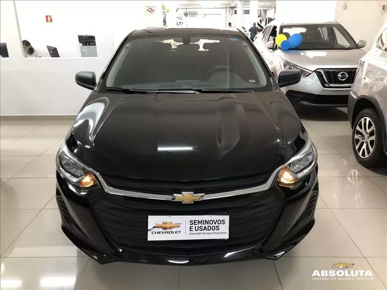 Chevrolet Onix Preto 10