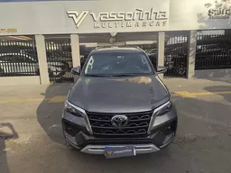 Toyota Hilux SW4