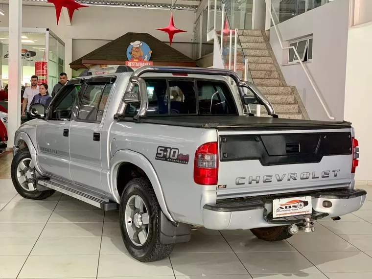 Chevrolet S10 Prata 13