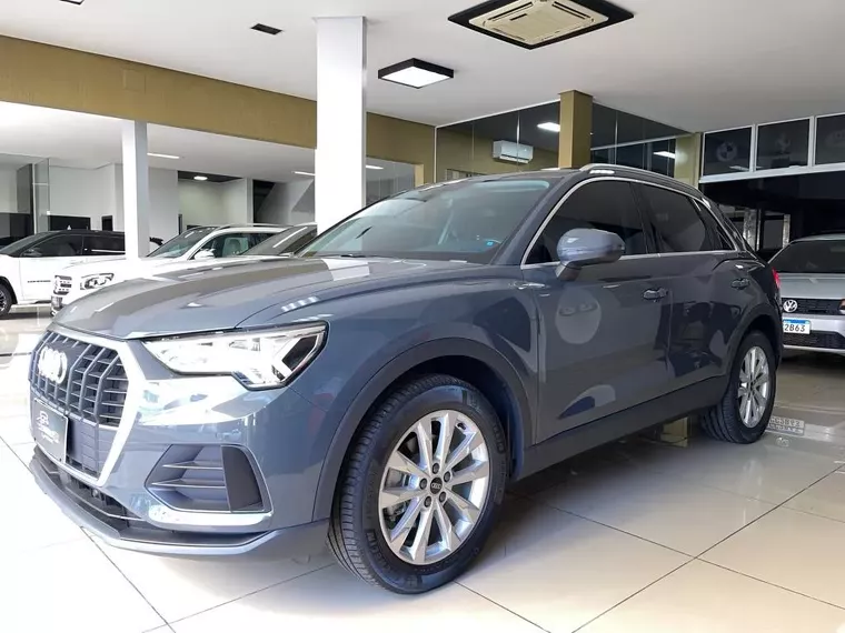 Audi Q3 Cinza 18