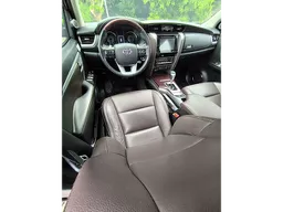 Toyota Hilux SW4