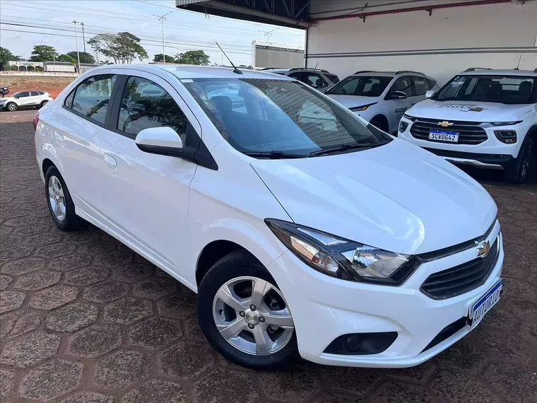 Chevrolet Prisma Branco 8