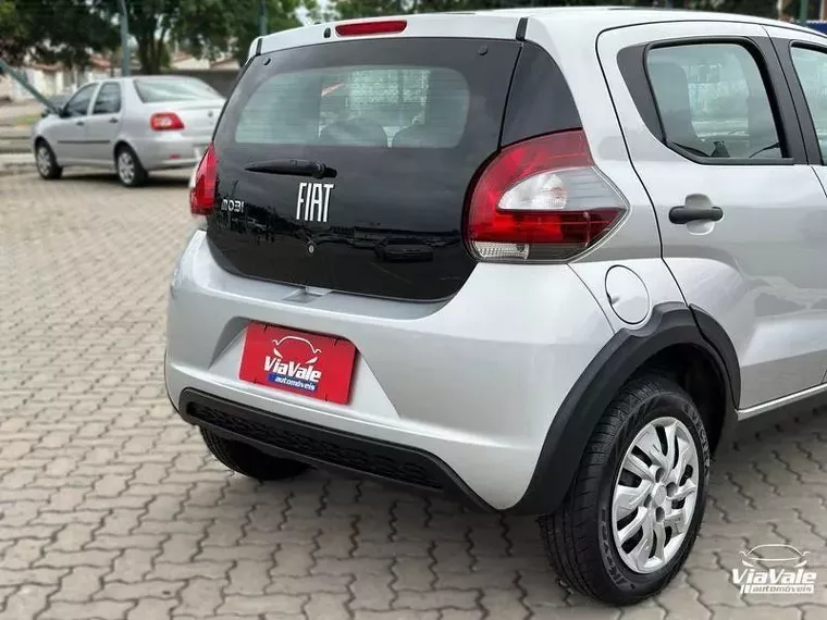 Fiat Mobi Prata 9