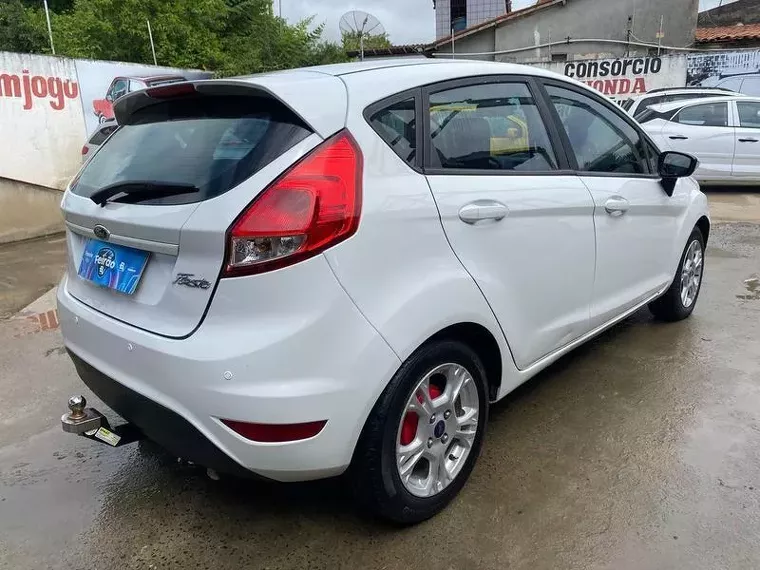 Ford Fiesta Branco 4