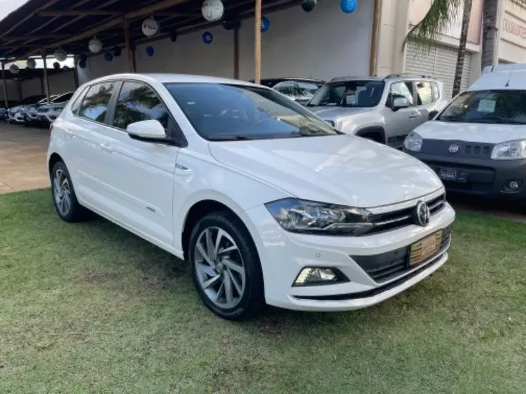 Volkswagen Polo Hatch Branco 8