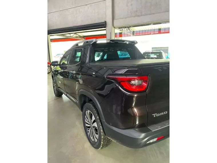 Fiat Toro Marrom 1