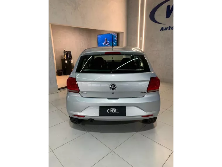 Volkswagen Gol Prata 2