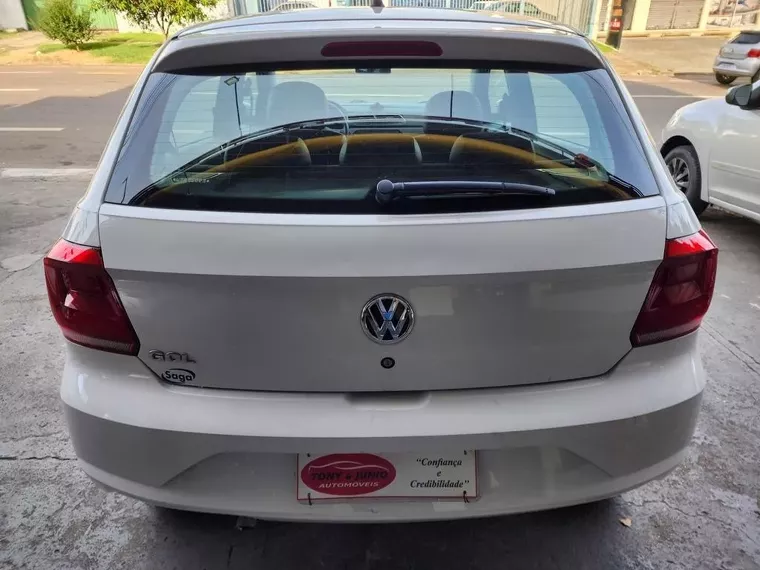 Volkswagen Gol Branco 8