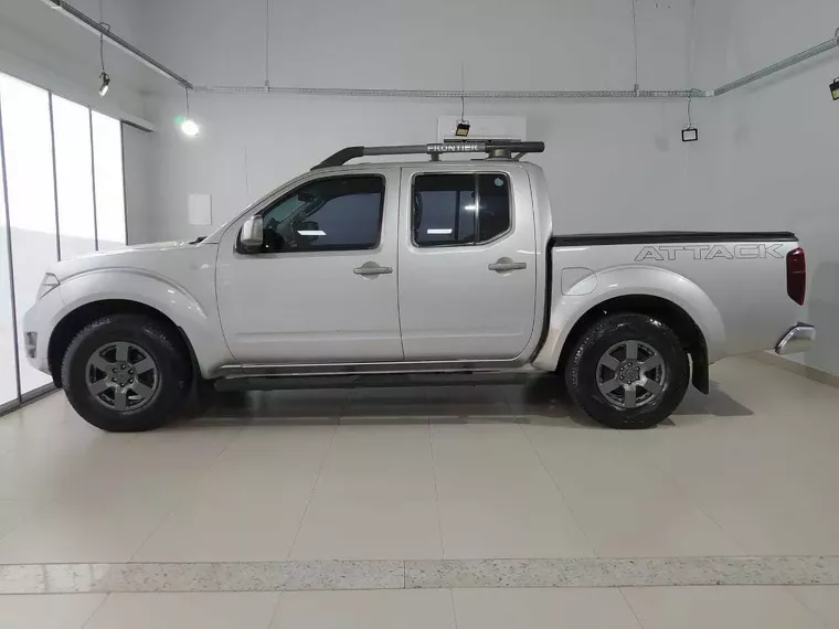 Nissan Frontier Prata 1