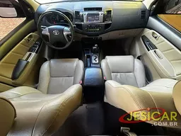 Toyota Hilux SW4