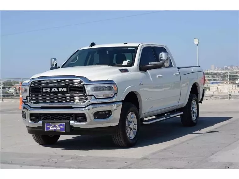 RAM 2500 Branco 18